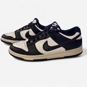 Nike Men’s Black and White Low-Top Sneakers